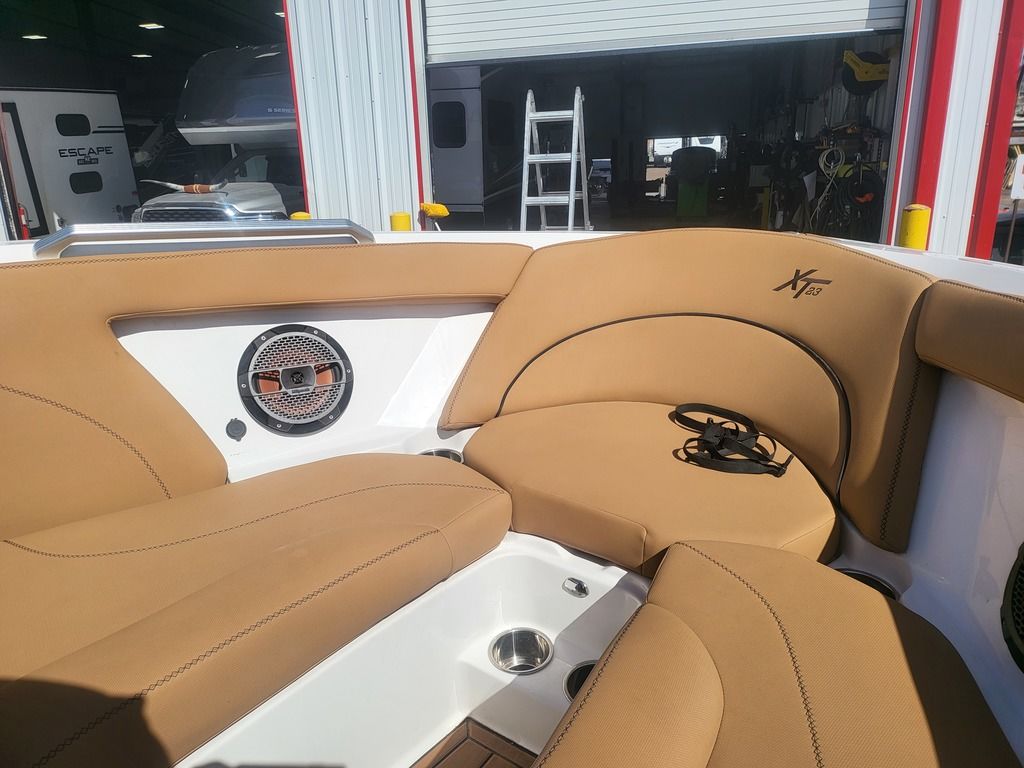 2019 MasterCraft XT23