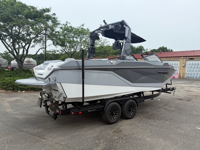2025 Nautique G23
