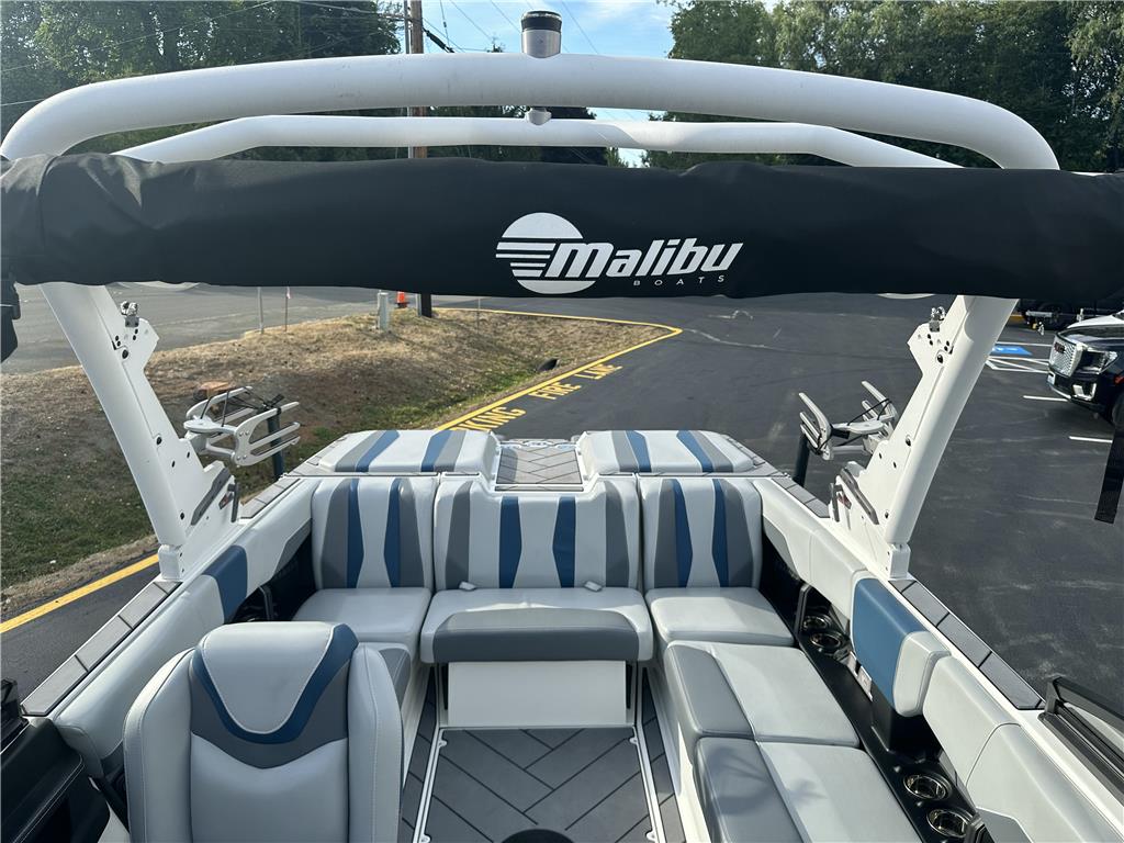2023 Malibu 22 LSV WAKESETTER TB **Price Reduced**