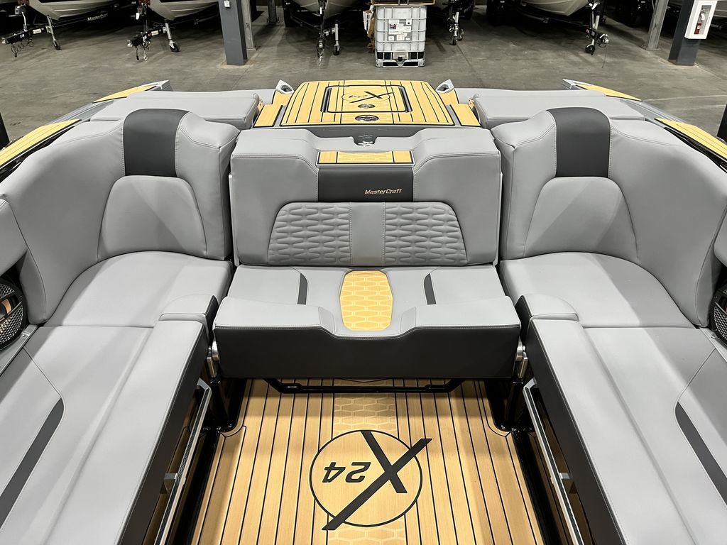 2024 MasterCraft X24