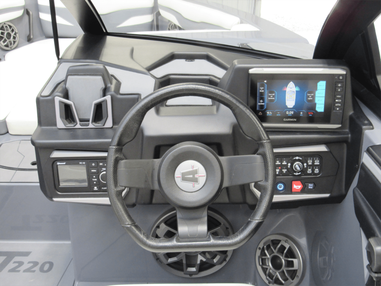 2023 Axis T220 – One Owner, Great Condition, Transferable Warranty!