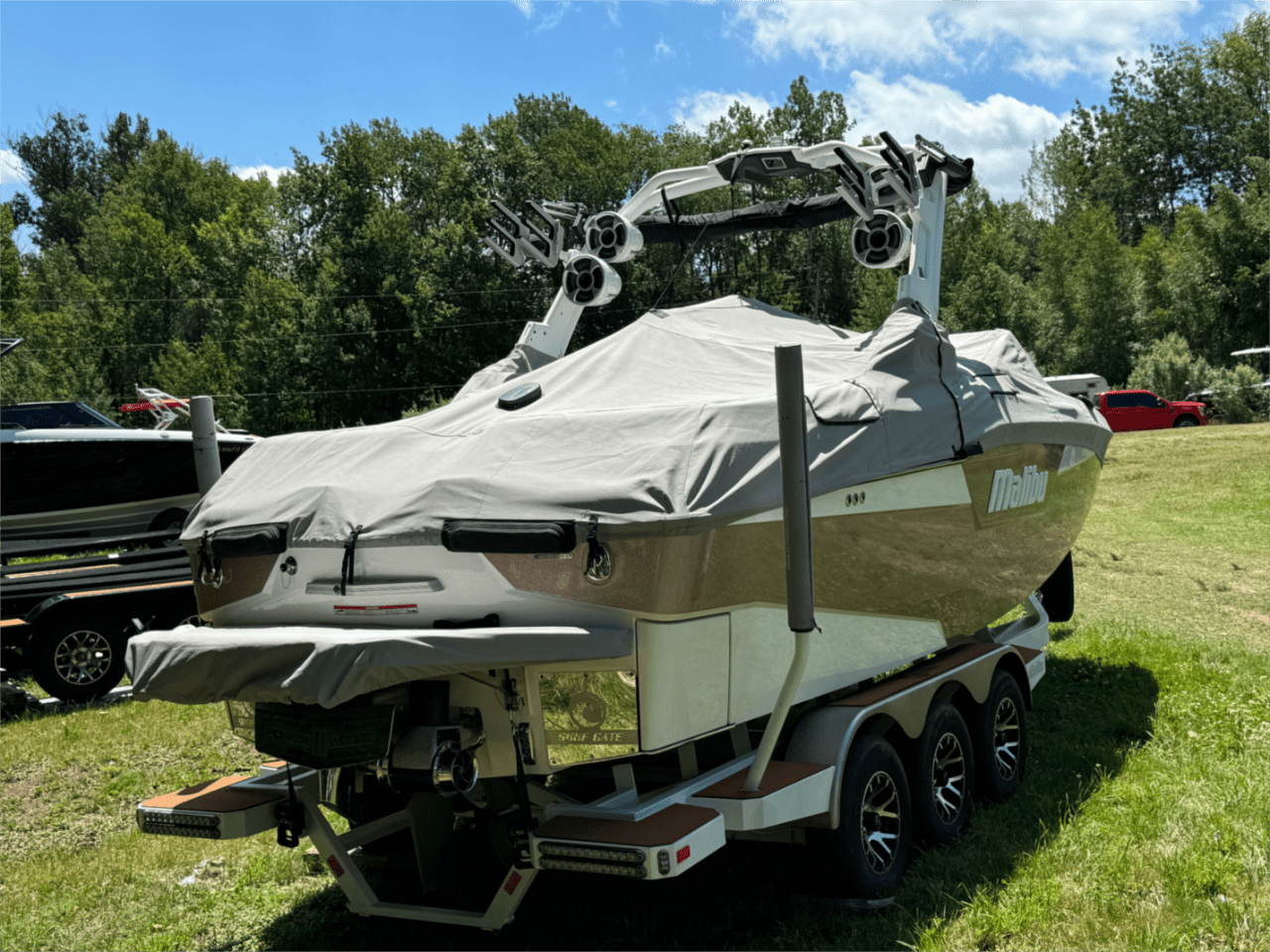 Malibu M240 &amp; Trailer – ONE Owner – LOW HOURS -Full Transferable Factory Warranty