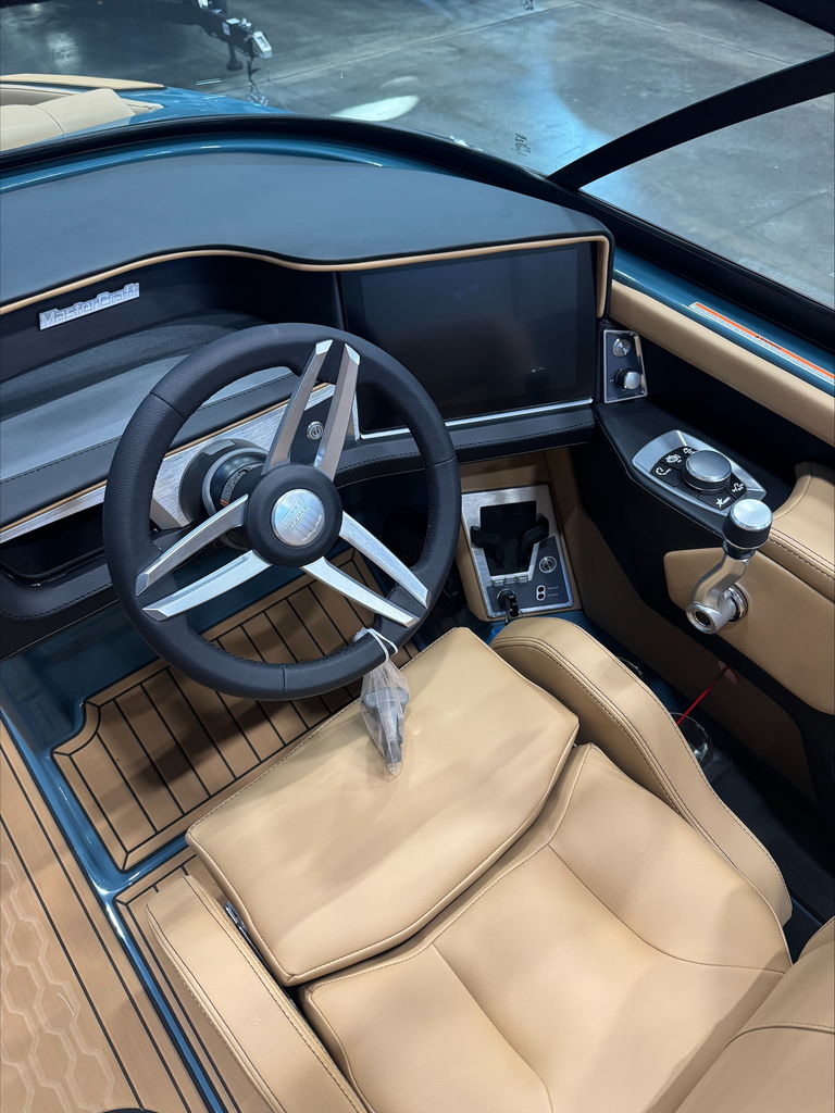2025 MasterCraft XT22T