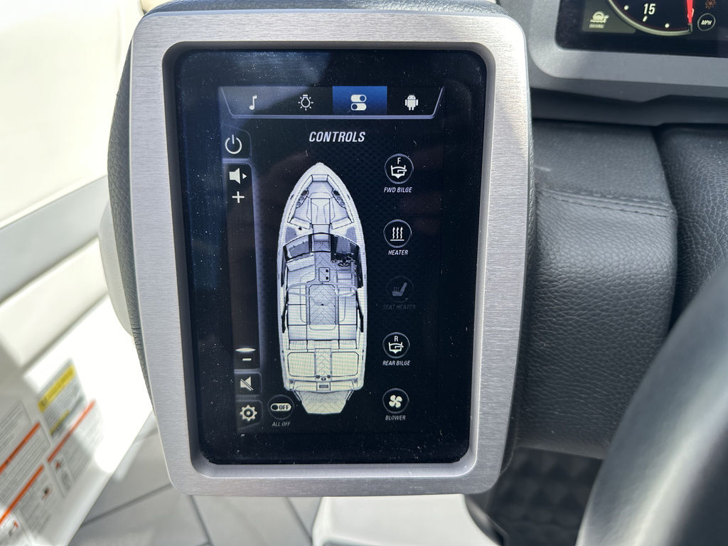 2023 Malibu Boats 22 LSV