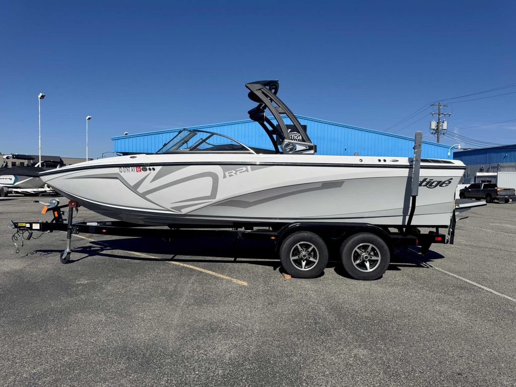 2019 Tige R21