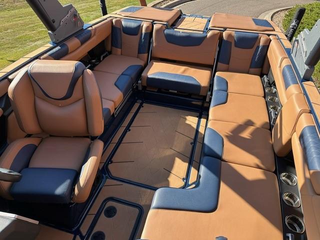 2024 Malibu M220 -W4897