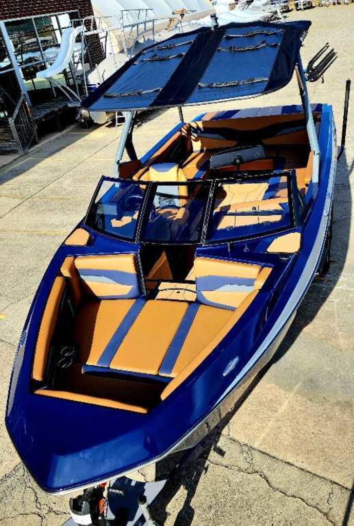 2024 Axis Wake Research Core Series T235