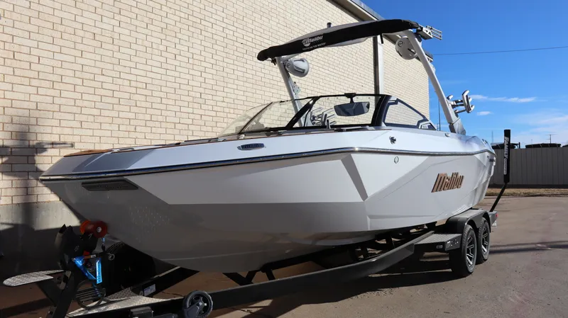 boat.Title