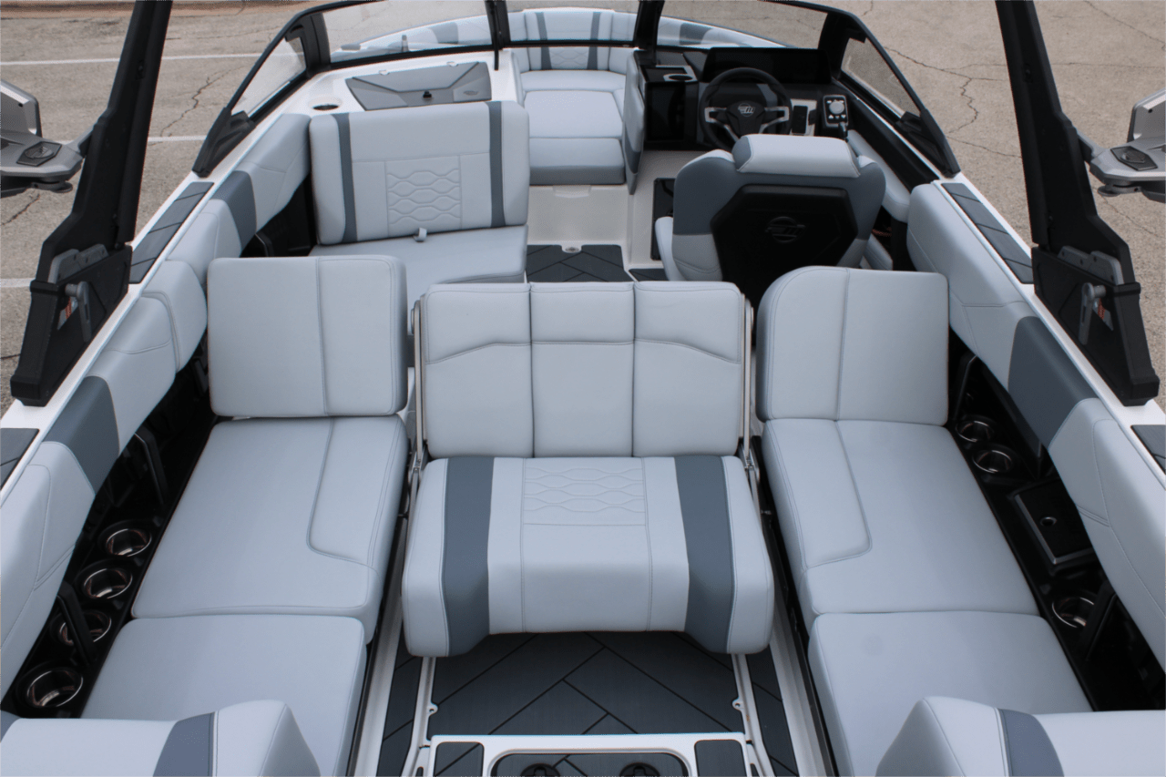 2025 Malibu 23 LSV