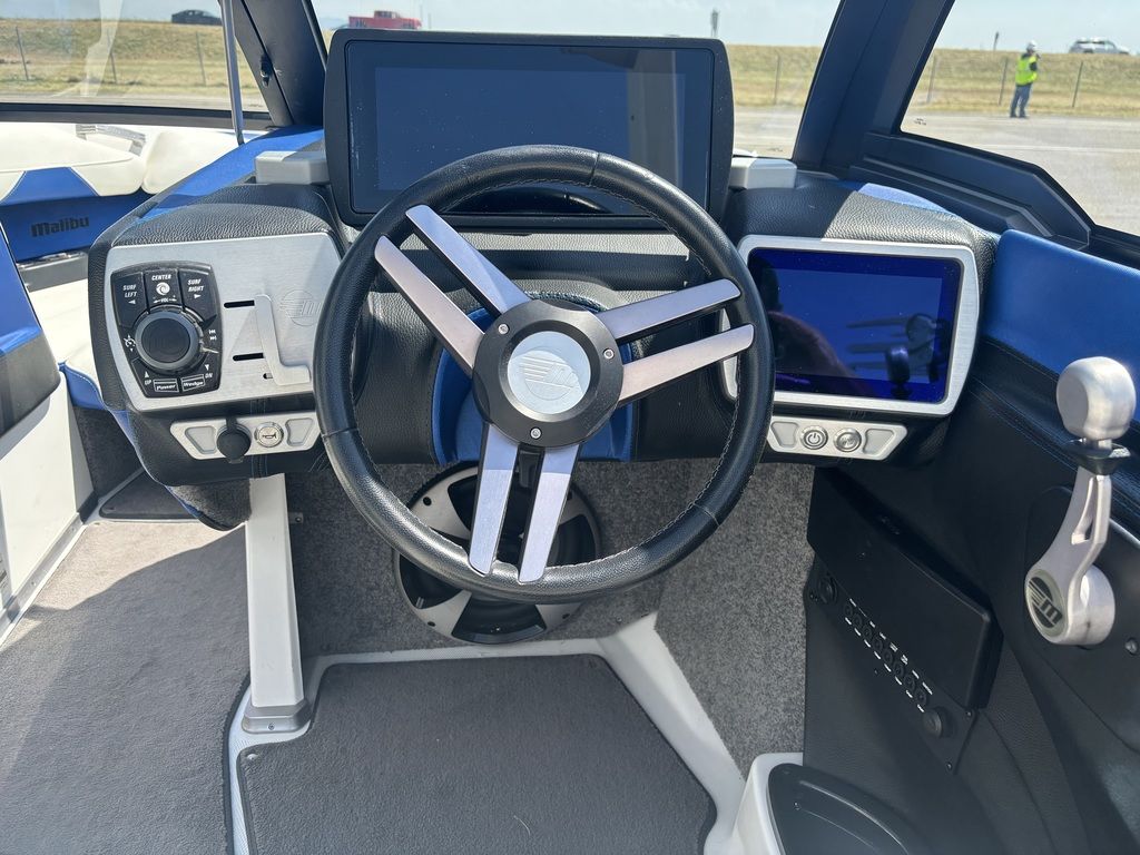 2017 malibu boats 22-VLX
