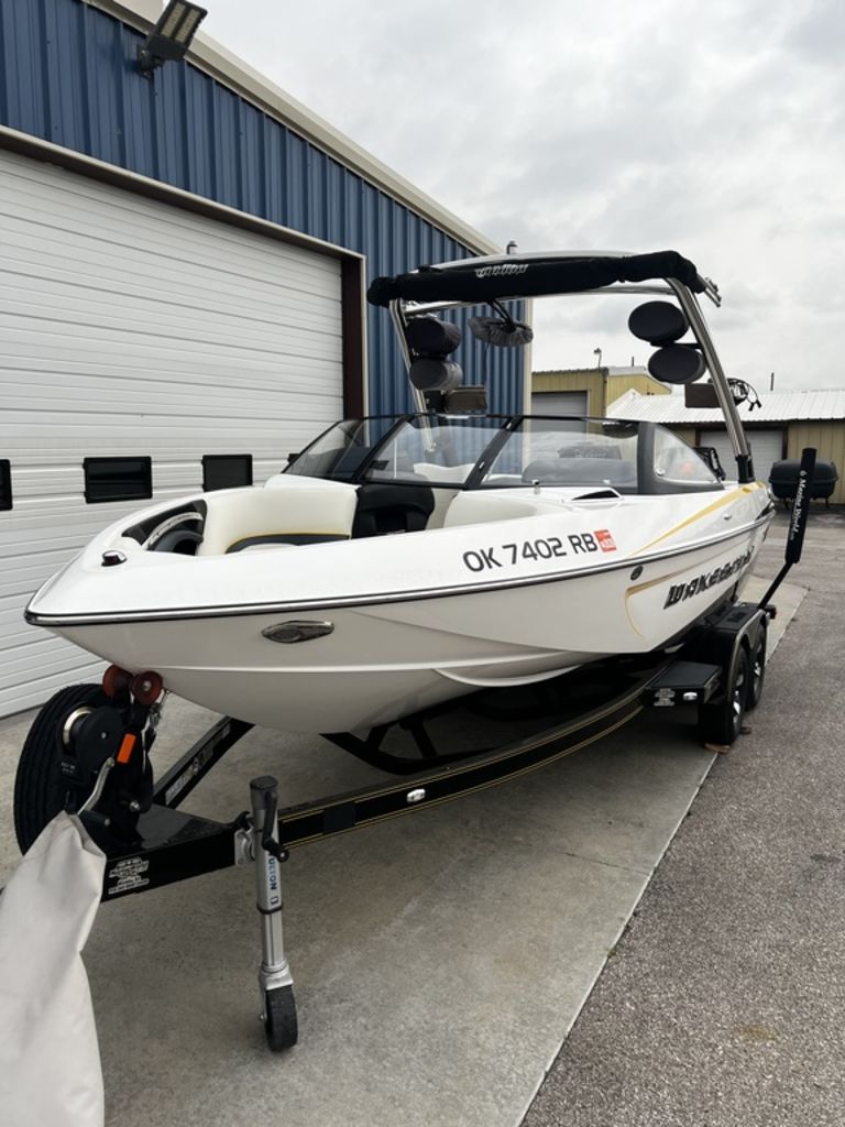 2014 Malibu Boats Wakesetter 21 VLX