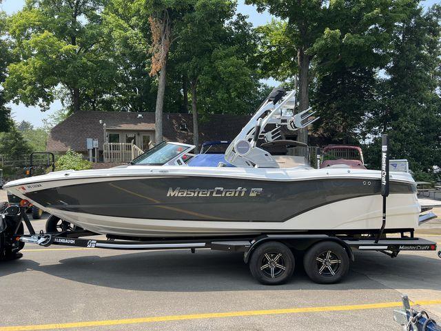 2019 Mastercraft XT-23 | 209860