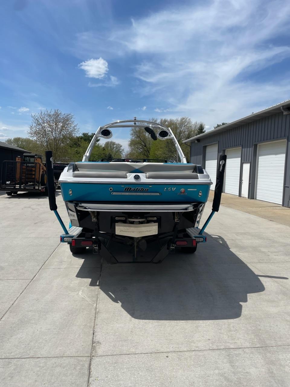 2014 Malibu 23 LSV supercharged 572hp Icon