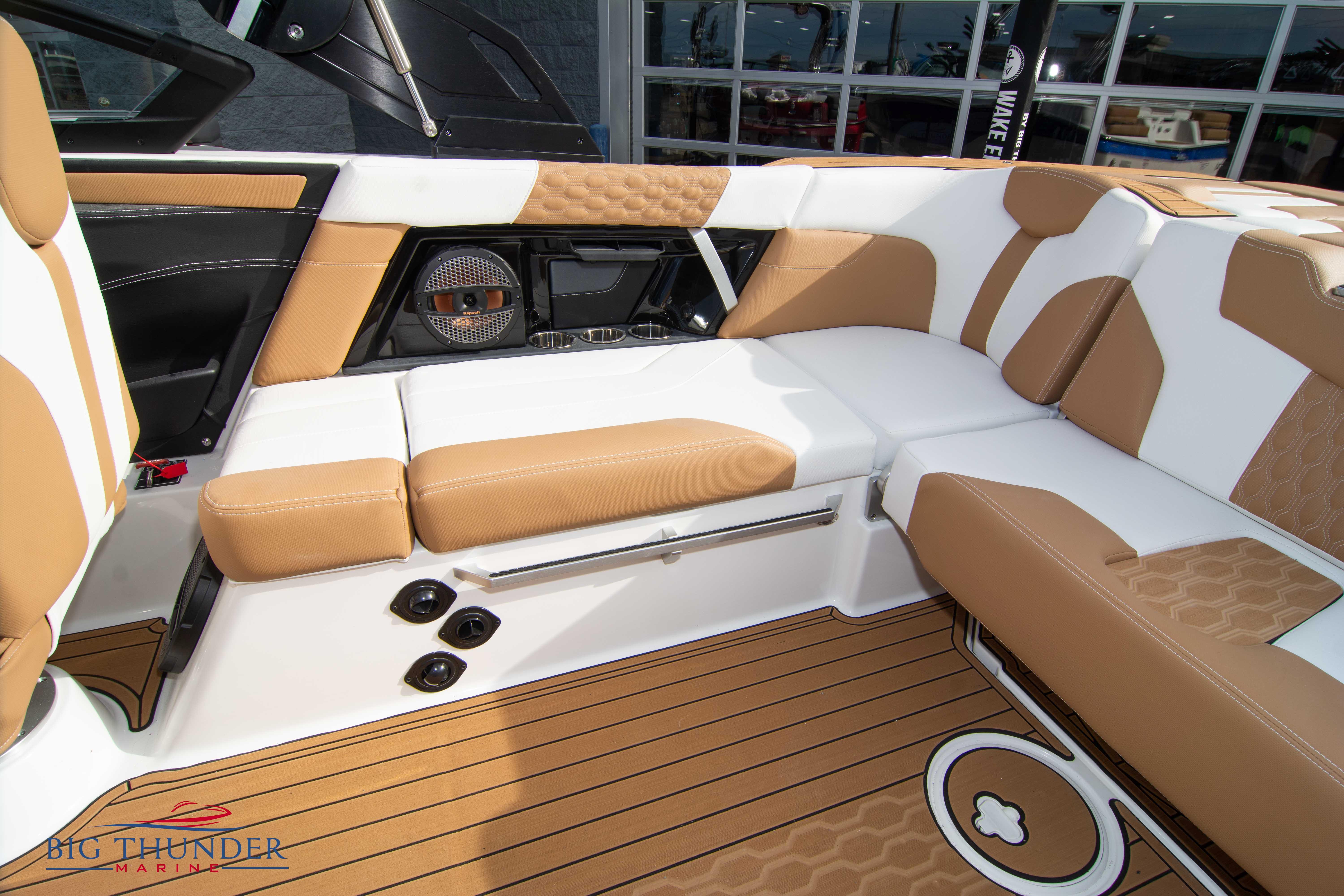 2023 Mastercraft XT22