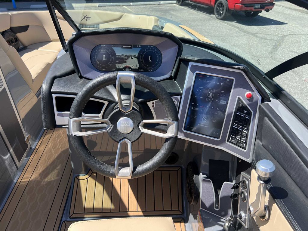 2023 MasterCraft XT24