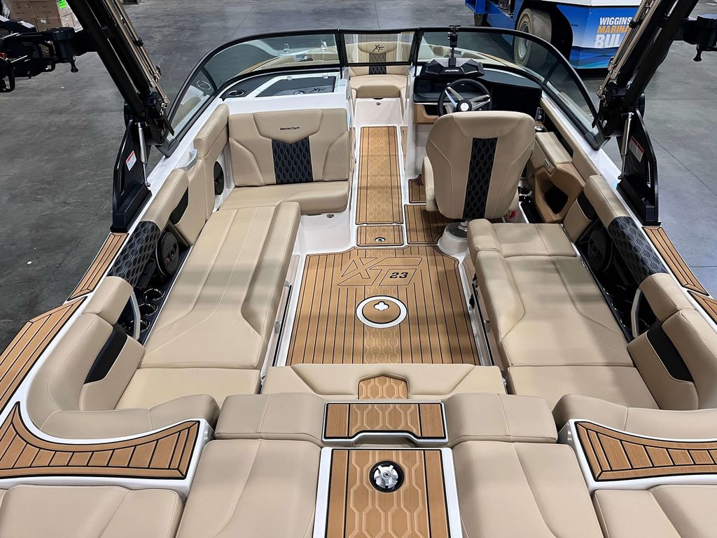 2025 MasterCraft XT23