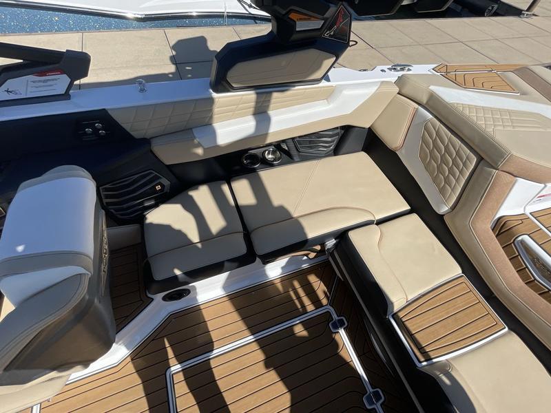 2022 Nautique G21