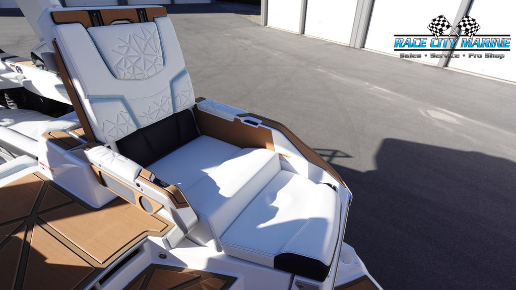 2025 Nautique P23