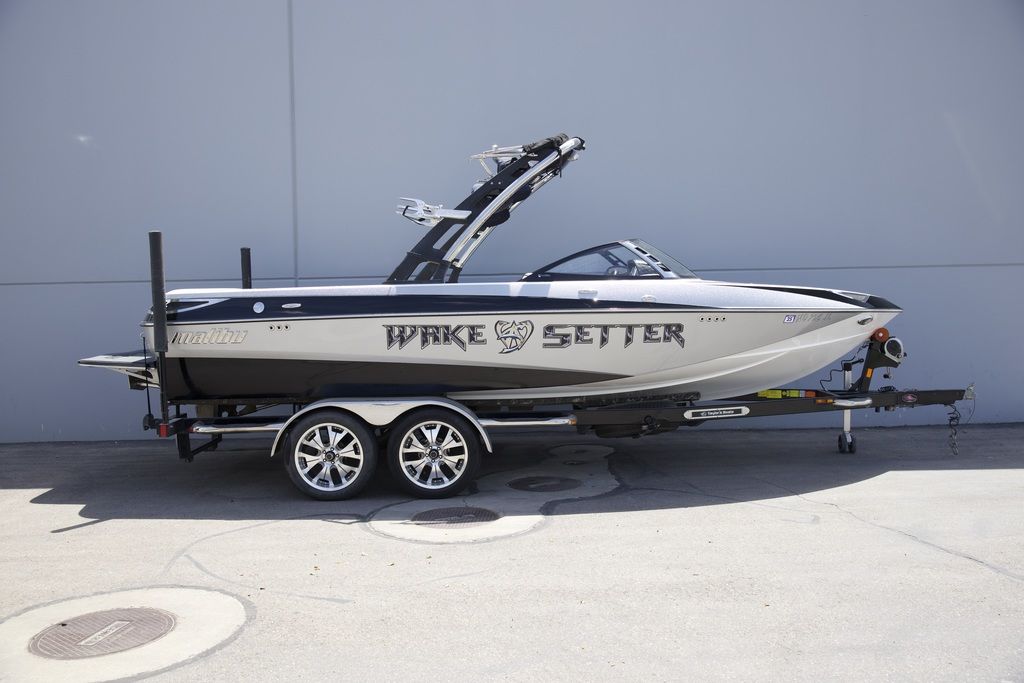 2011 Malibu Boats 23 LSV