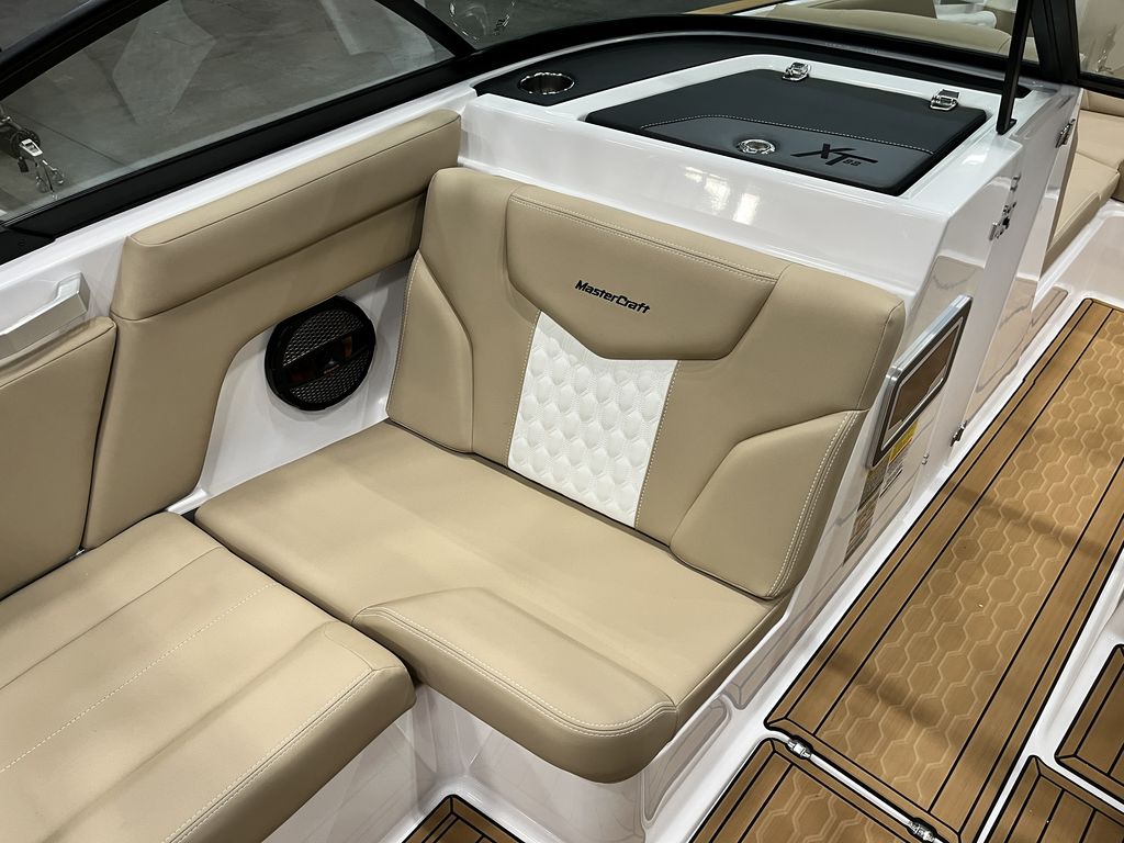 2024 MasterCraft XT22