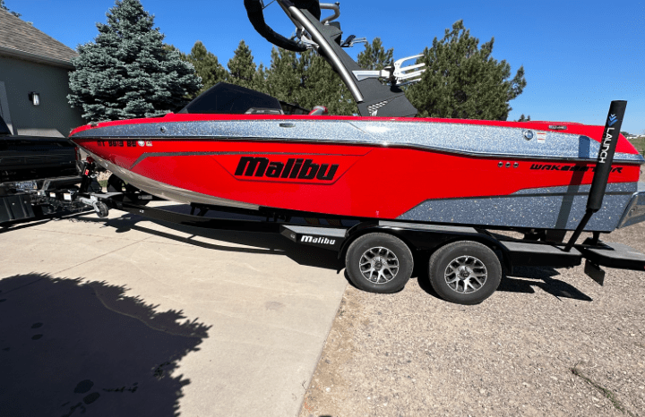 2022 Malibu 23 LSV