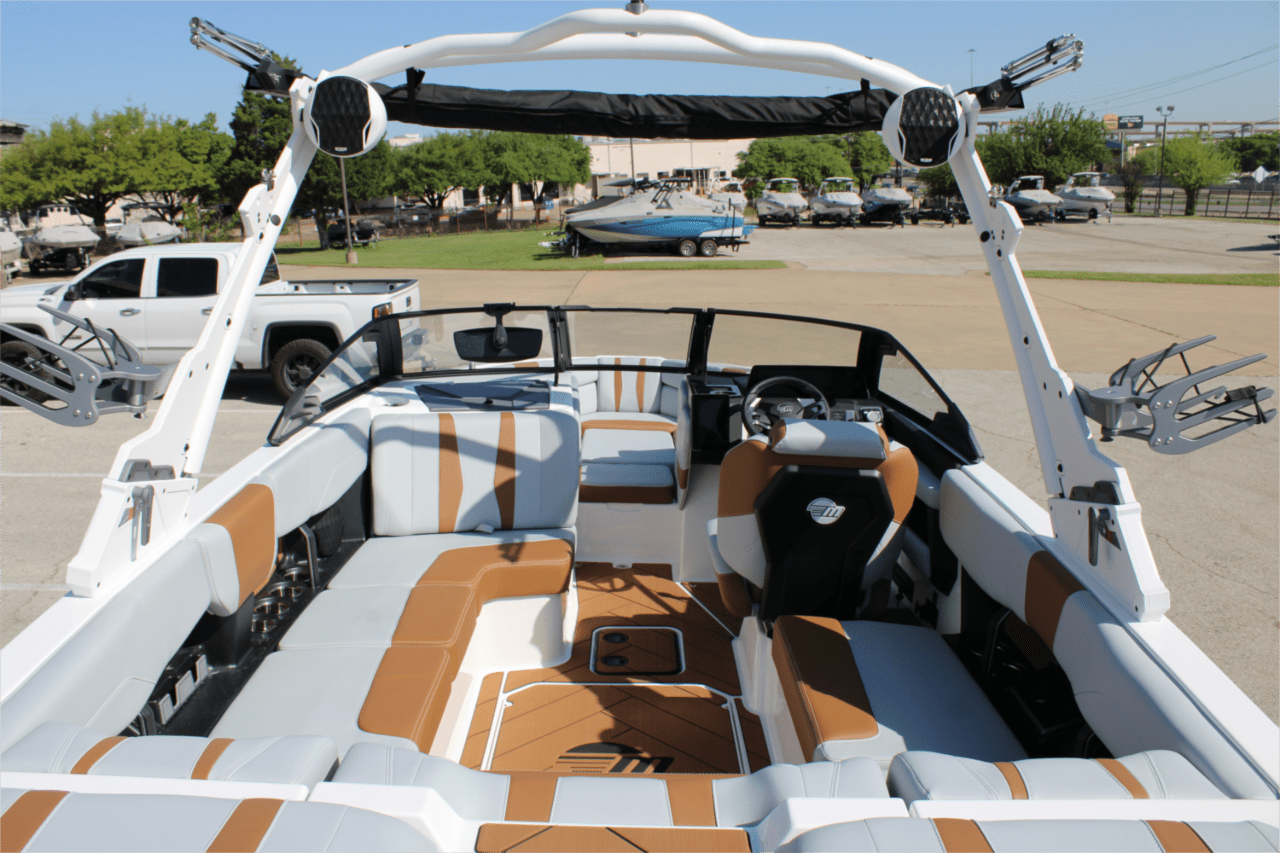 2025 Malibu 22 LSV