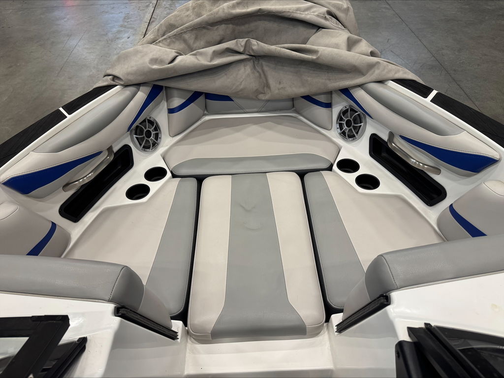 2018 Axis Wake Research T22 Icon