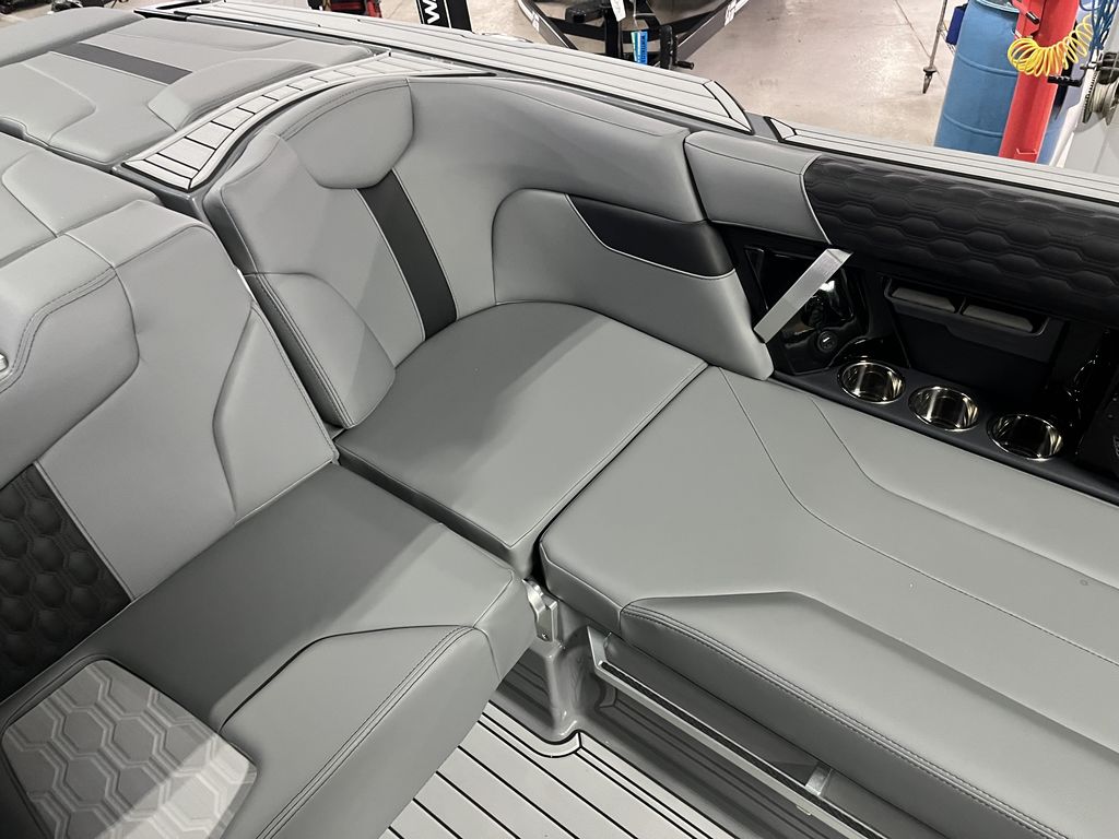 2025 MasterCraft XT24