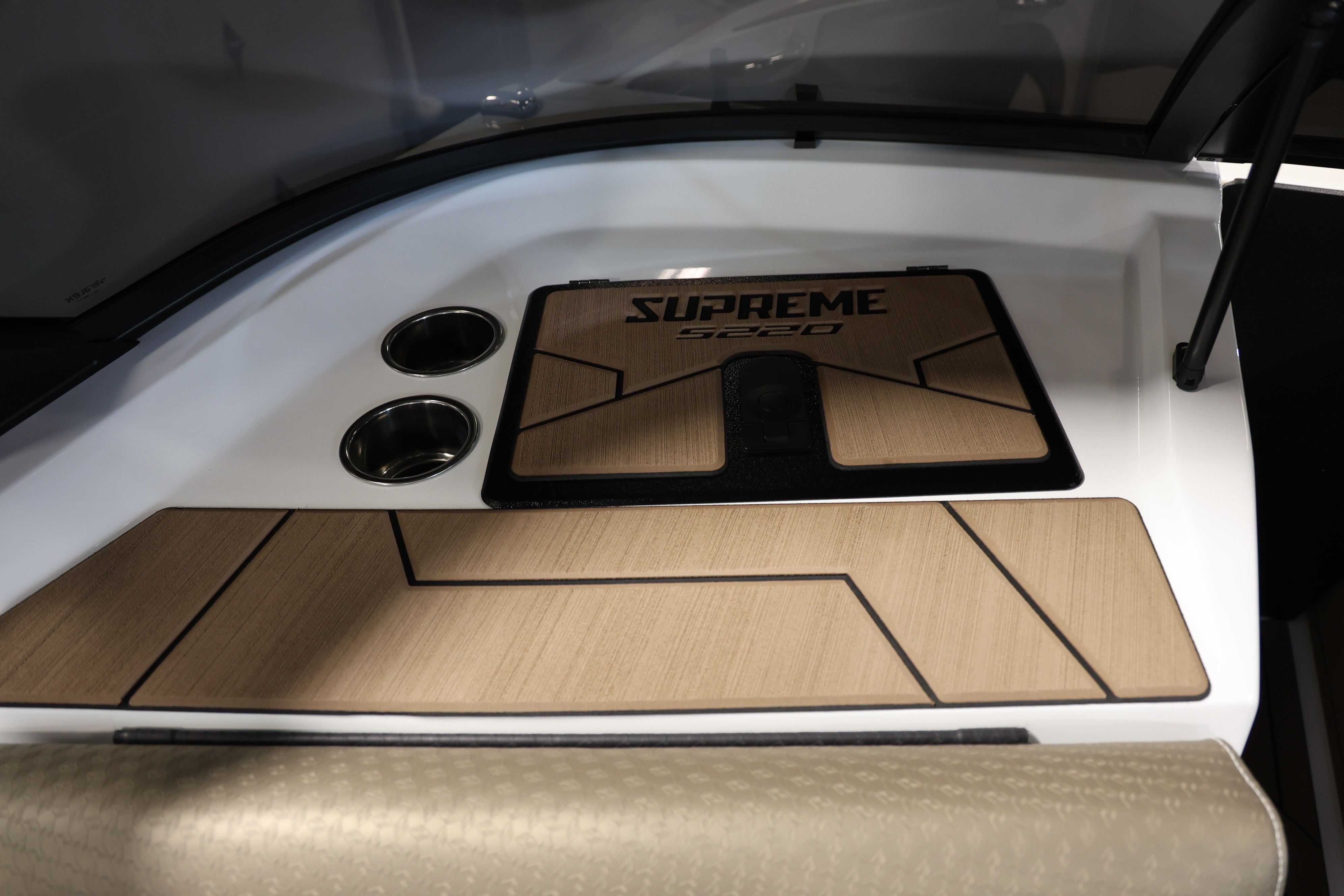 2025 Supreme Boats S220 Icon