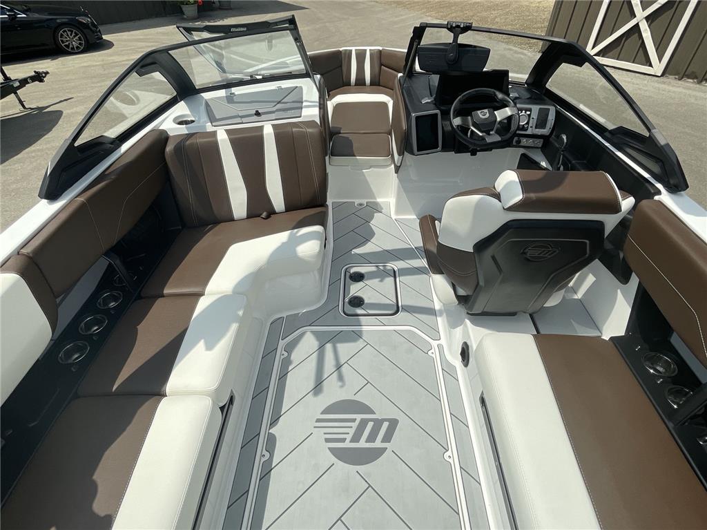 2024 Malibu 22 LSV