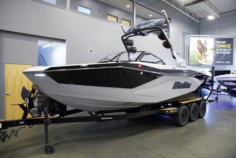2025 Malibu 26 LSV