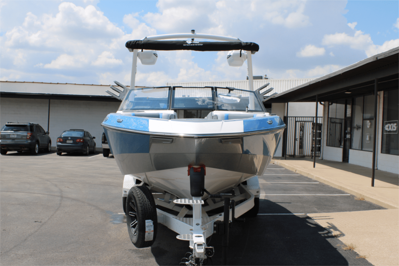 2025 Malibu 23 LSV