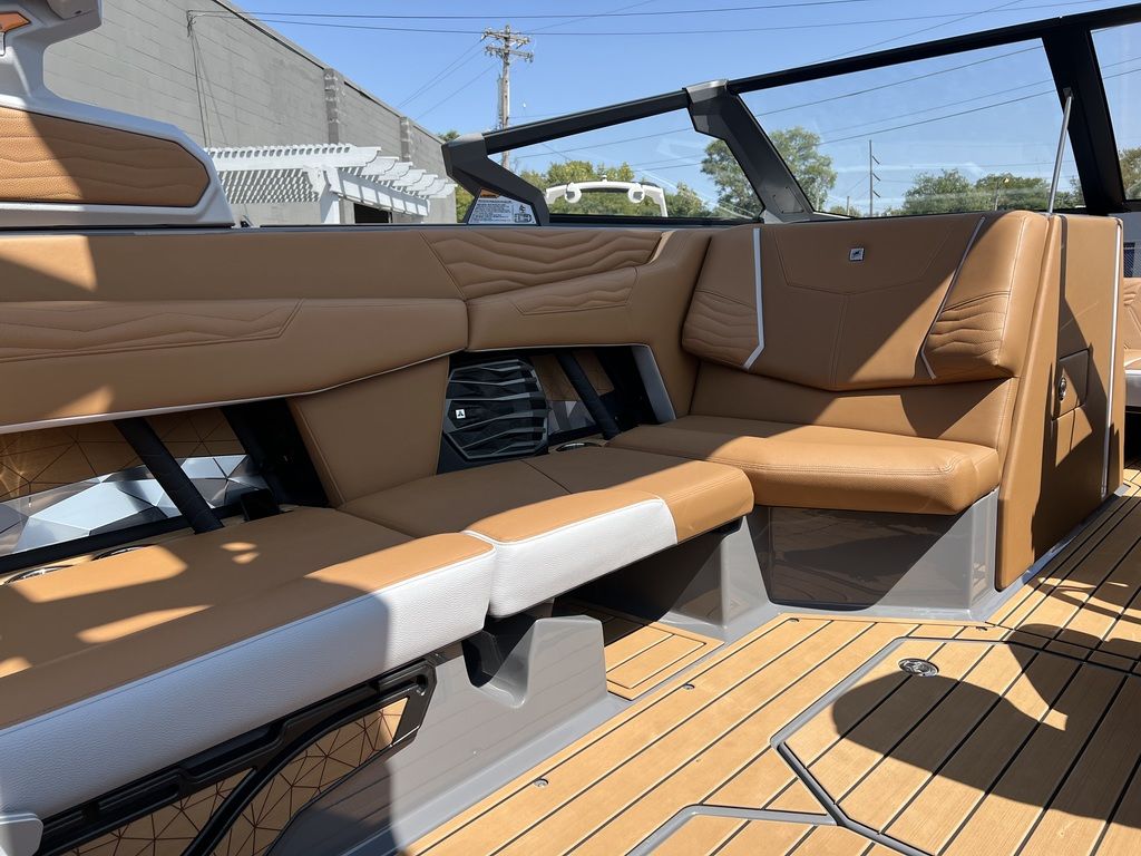 2025 Nautique G23