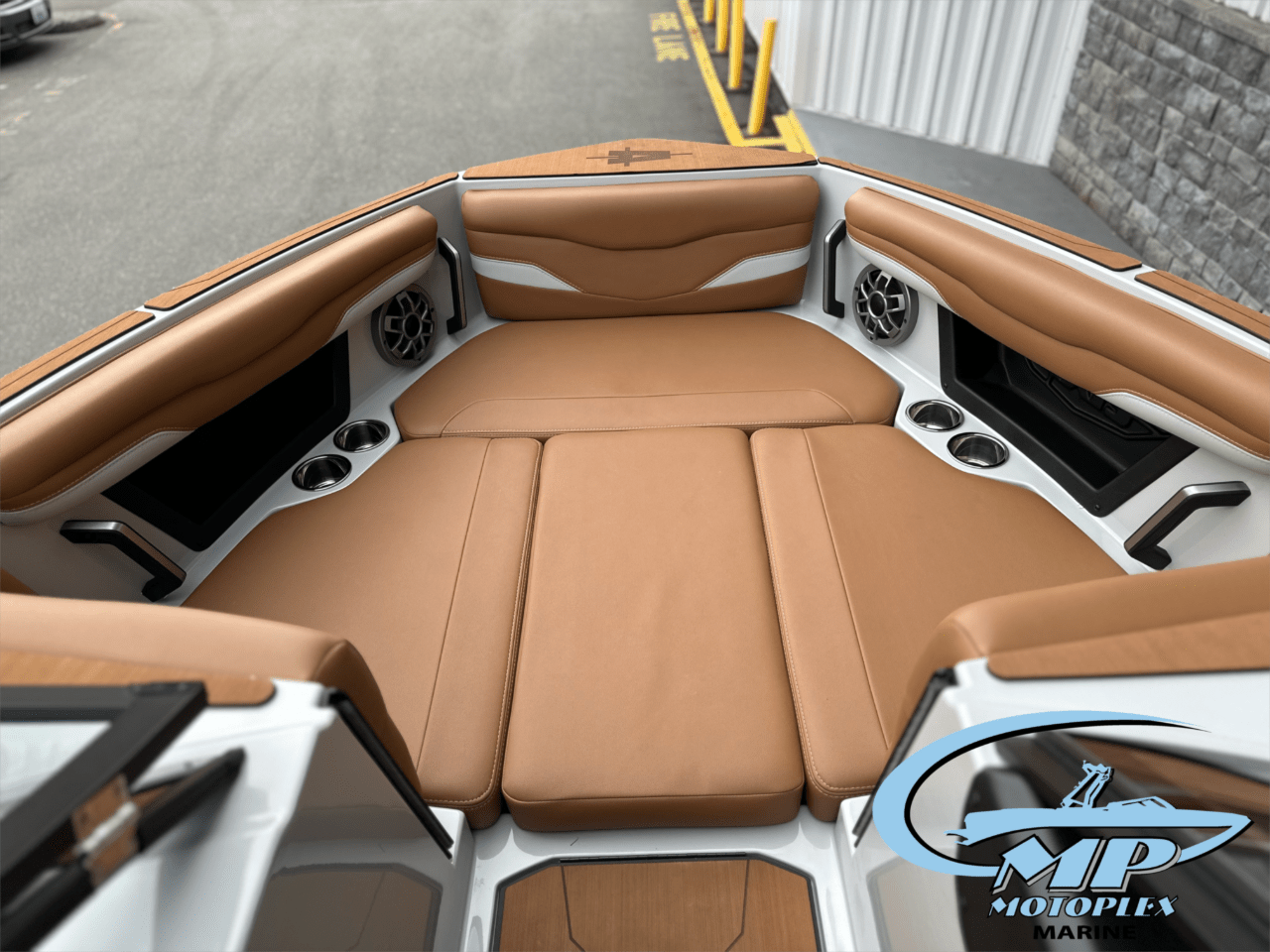 2023 Axis T235