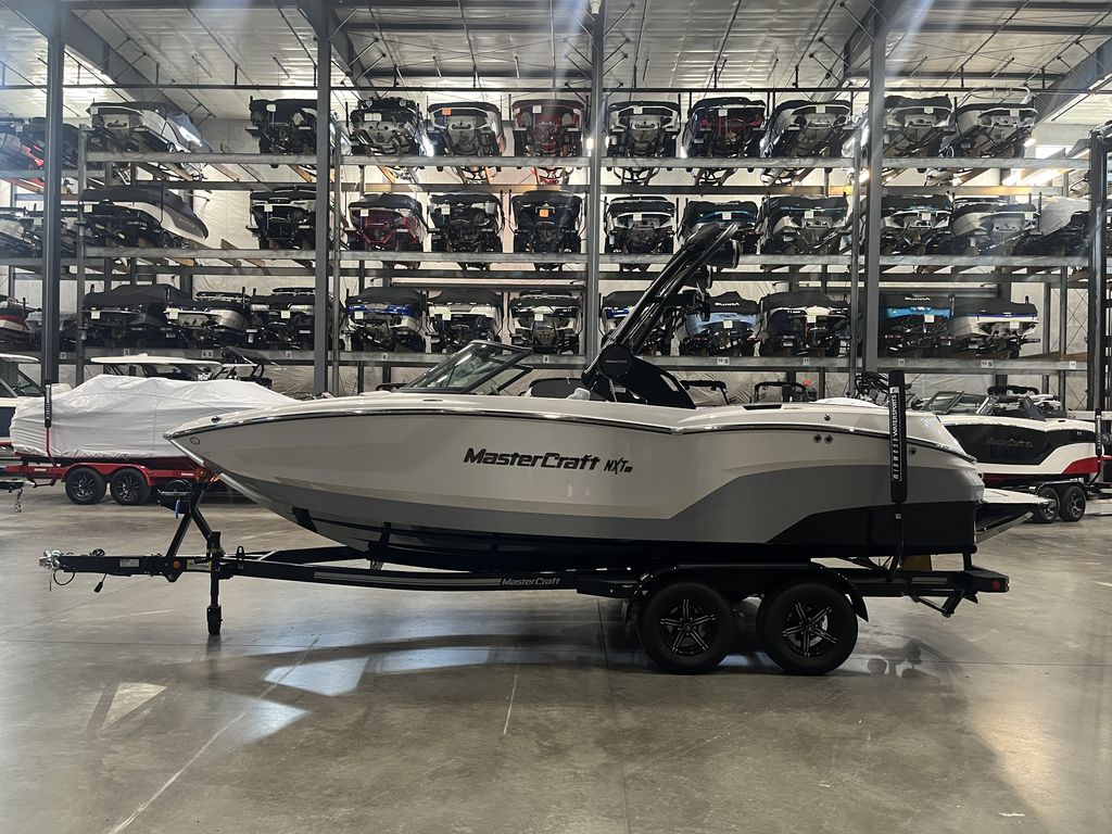 2025 MasterCraft NXT21