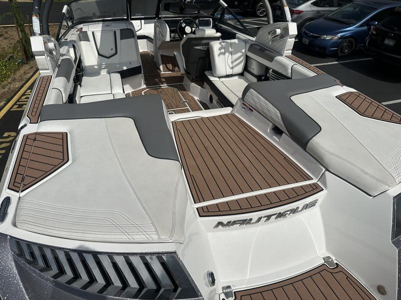 2016 Nautique G23