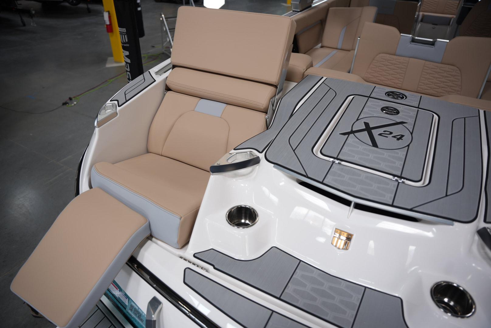 2025 MasterCraft X24 &#8211; NEW ARRIVAL! NEW 2025 COLORS!