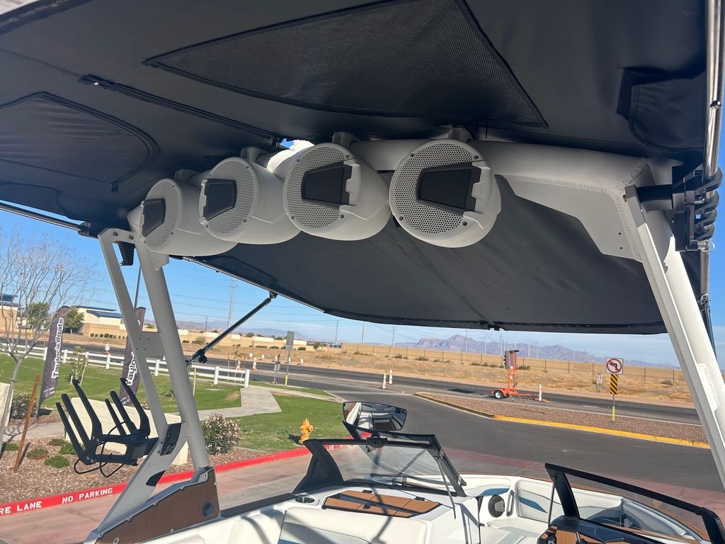 2025 Axis Wake Research T235