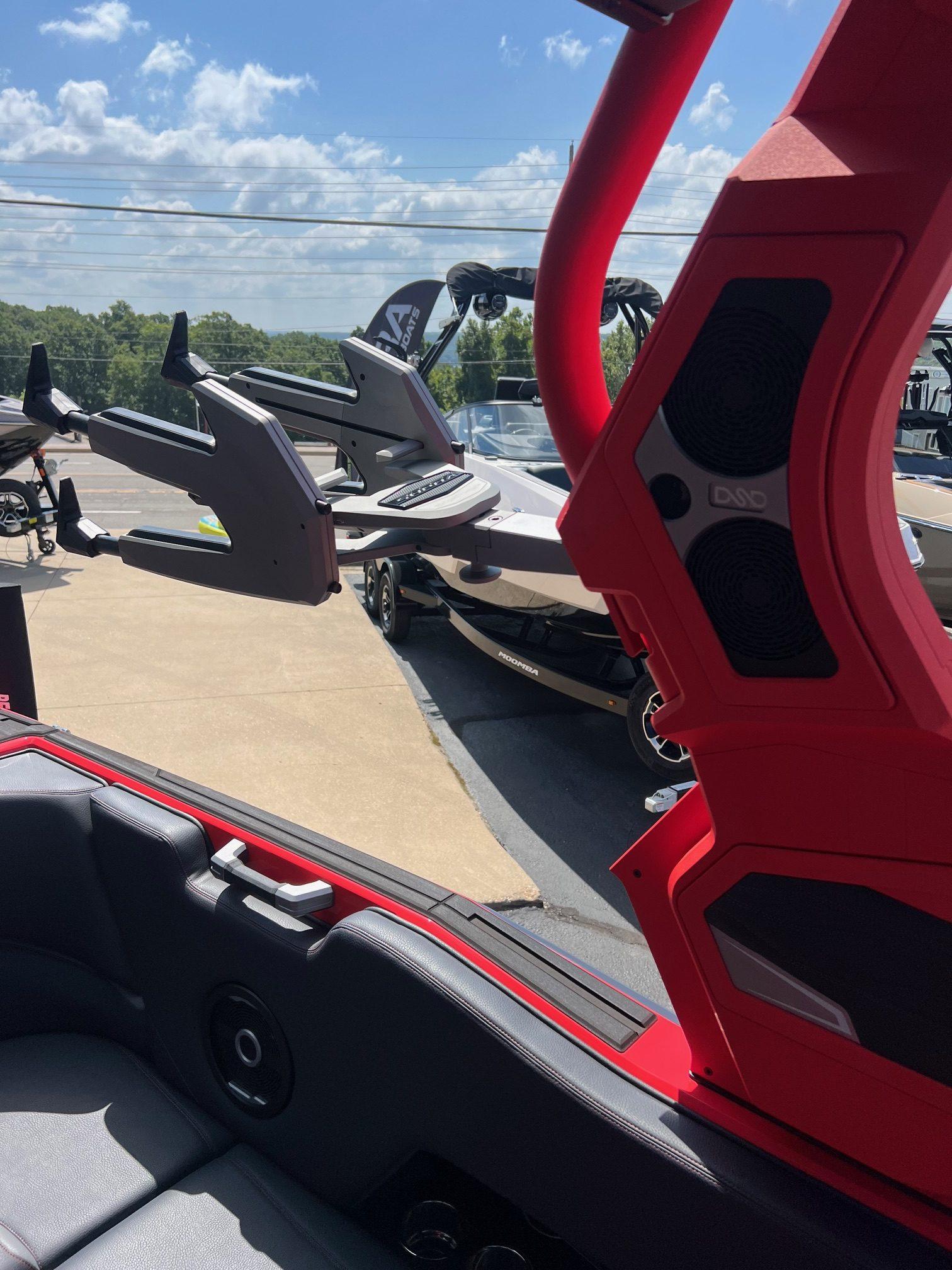2025 SUPRA SL450 LOADED WITH POWER BIMINI PLUS