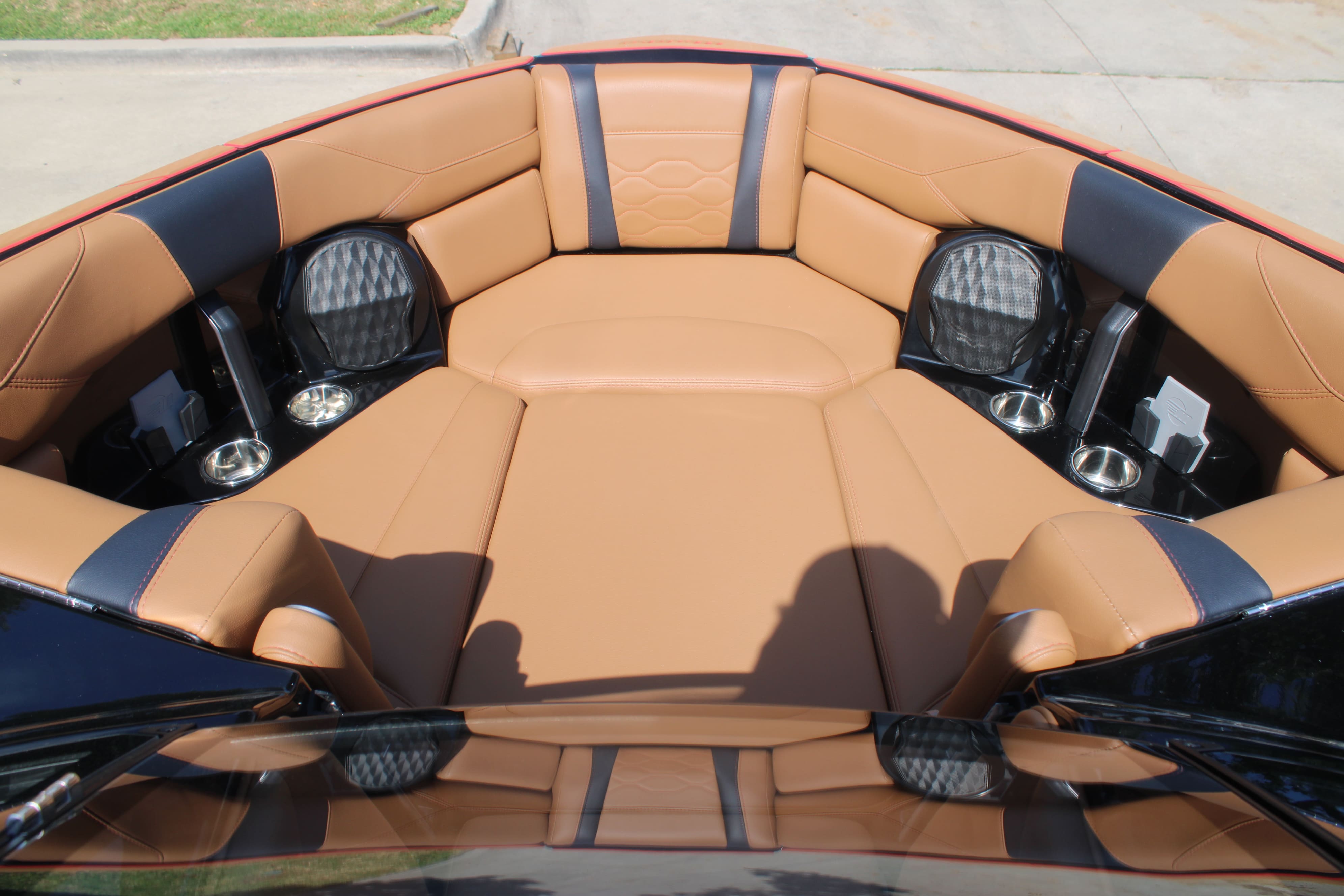 2025 Malibu 23 LSV