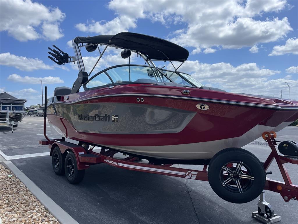 2023 MasterCraft XT20