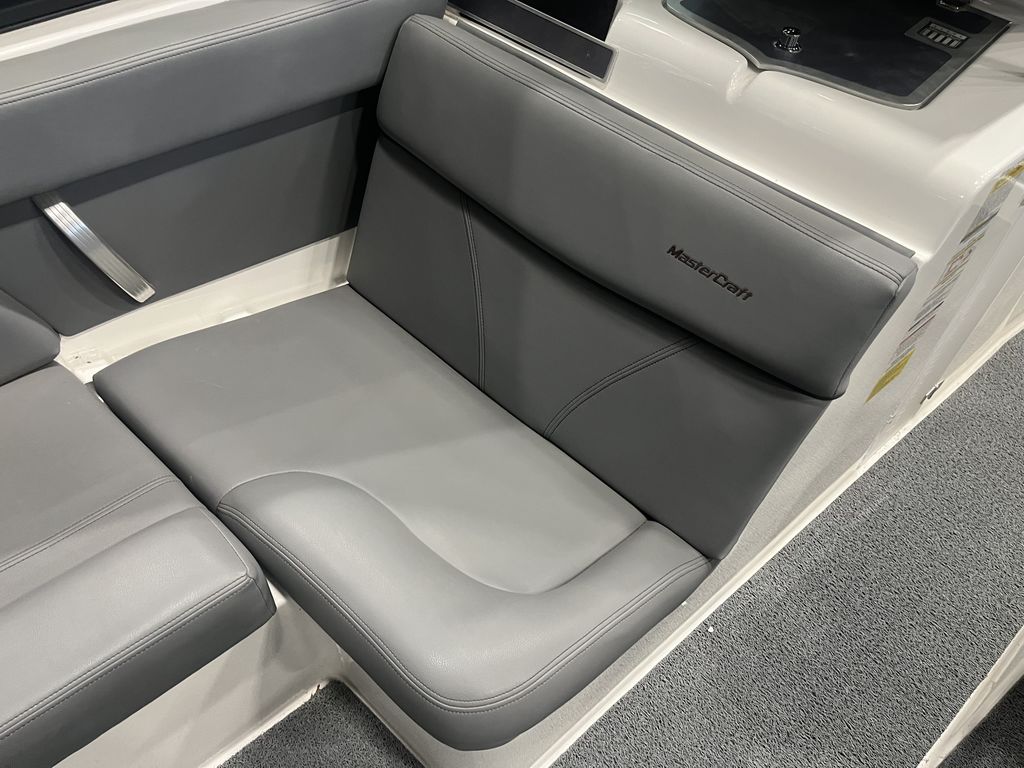 2019 MasterCraft XT23 Icon