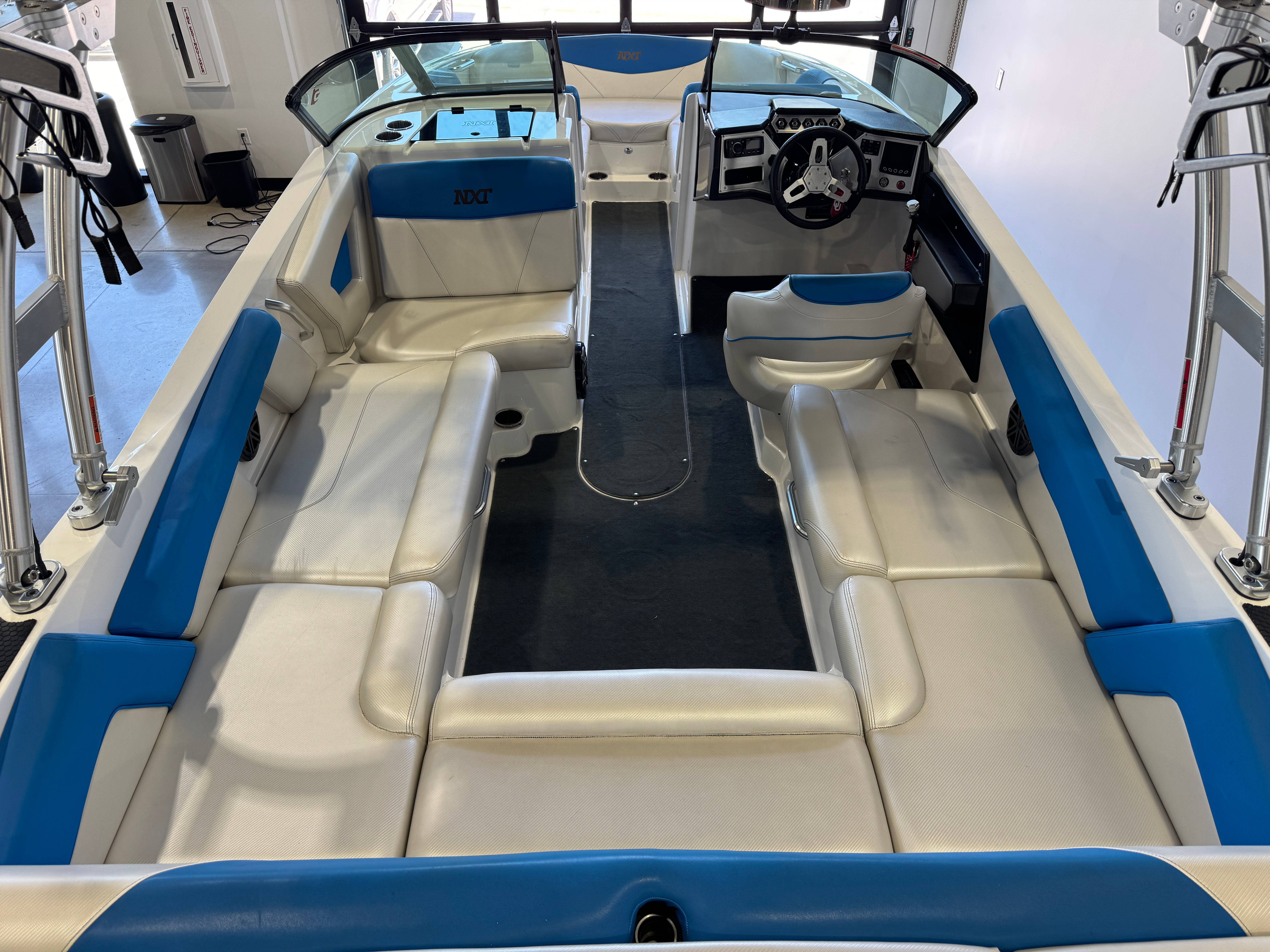 2017 MasterCraft NXT22