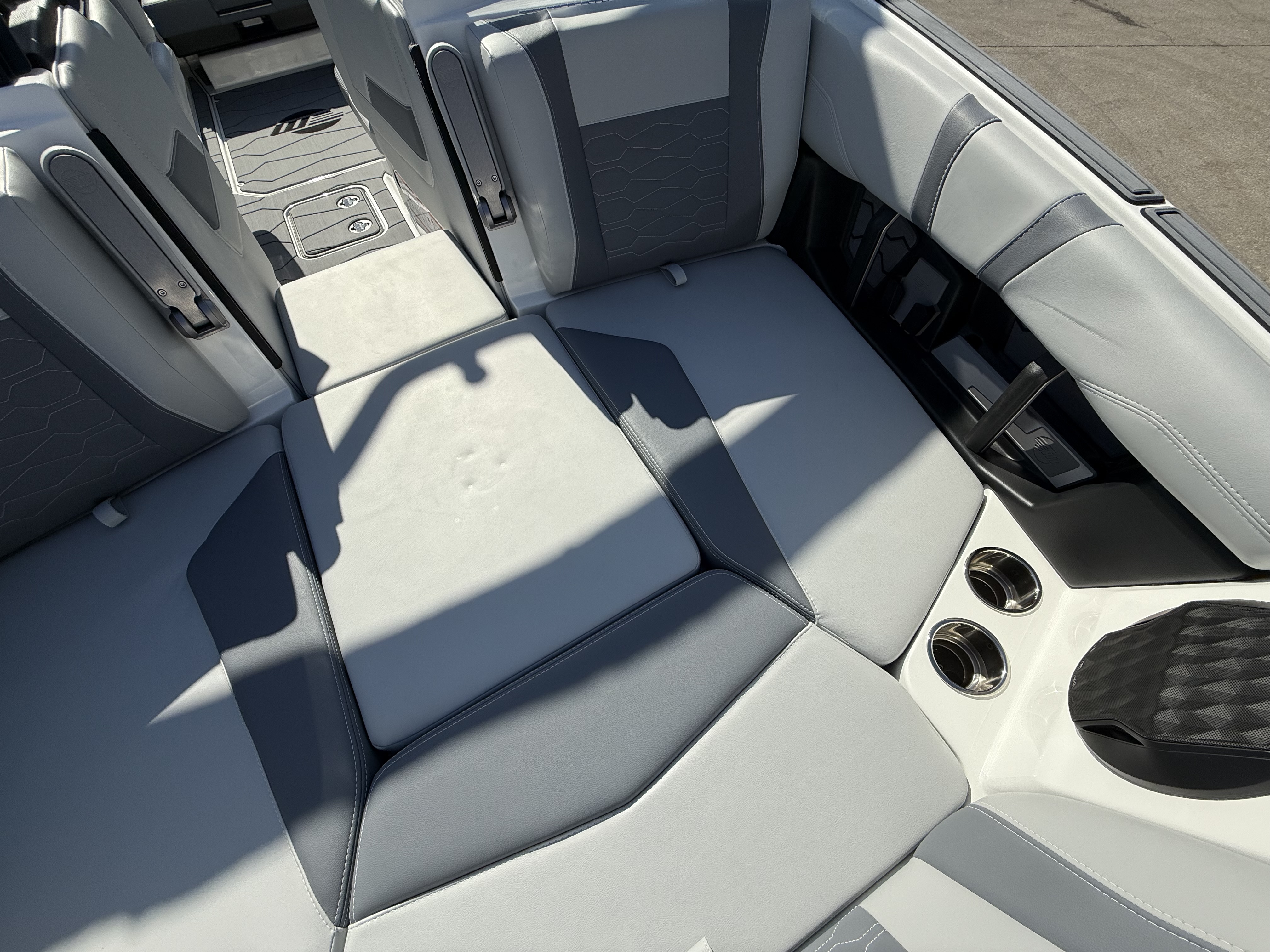 2025 Malibu 22 MXZ