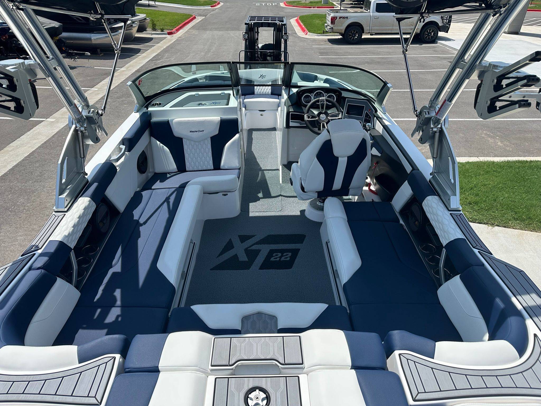 2024 Mastercraft XT22