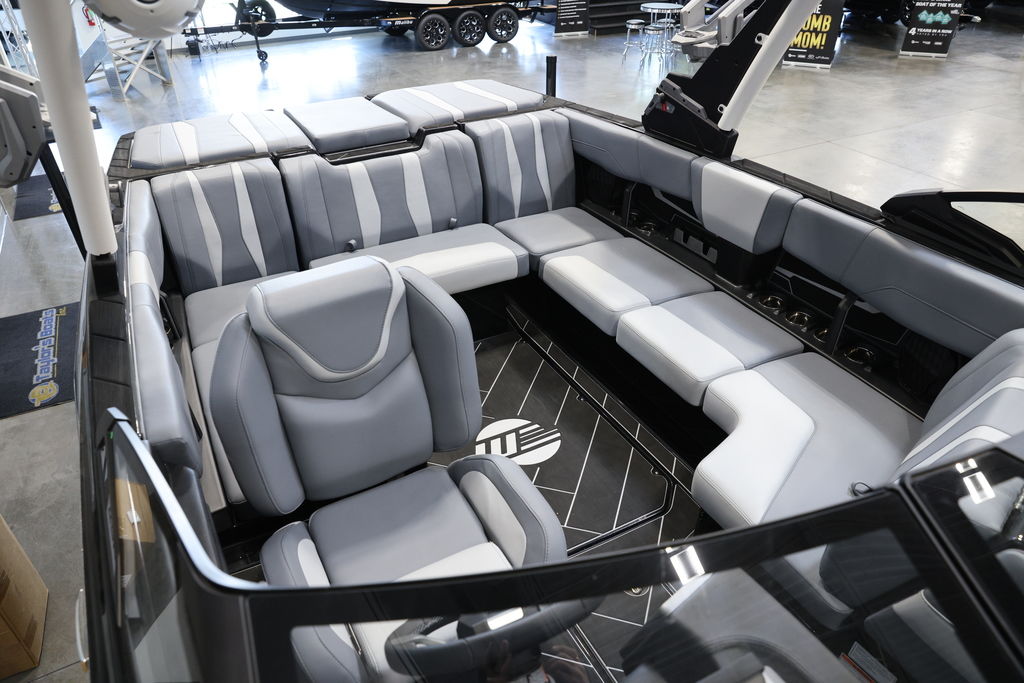 2024 Malibu Boats 22 LSV