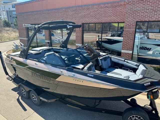 2024 Malibu Wakesetter M220 -W5346