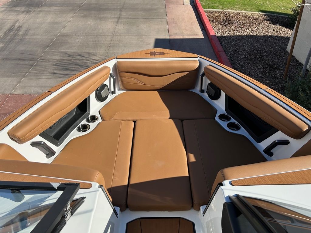 2025 Axis Wake Research T235