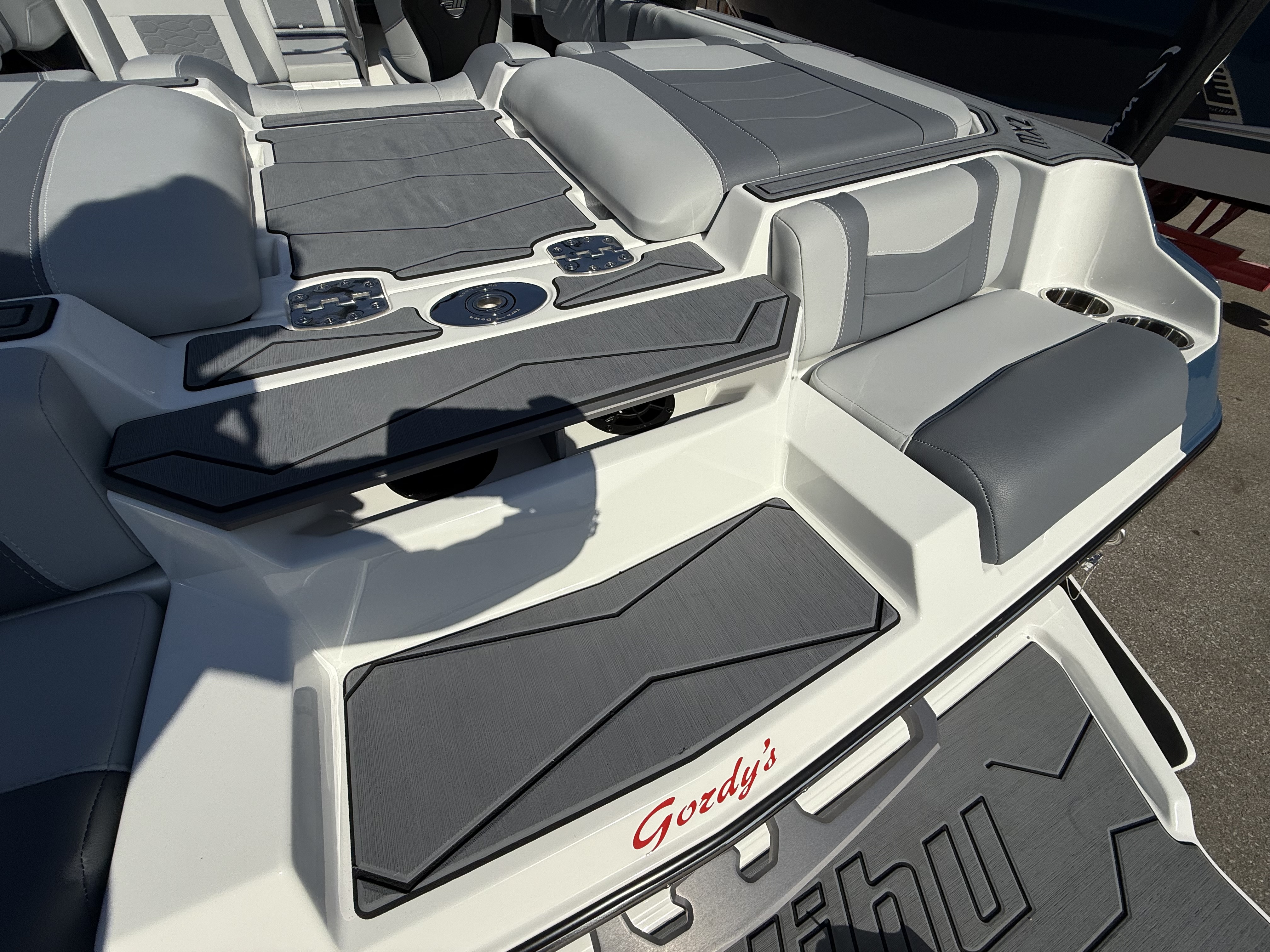2025 Malibu 22 MXZ
