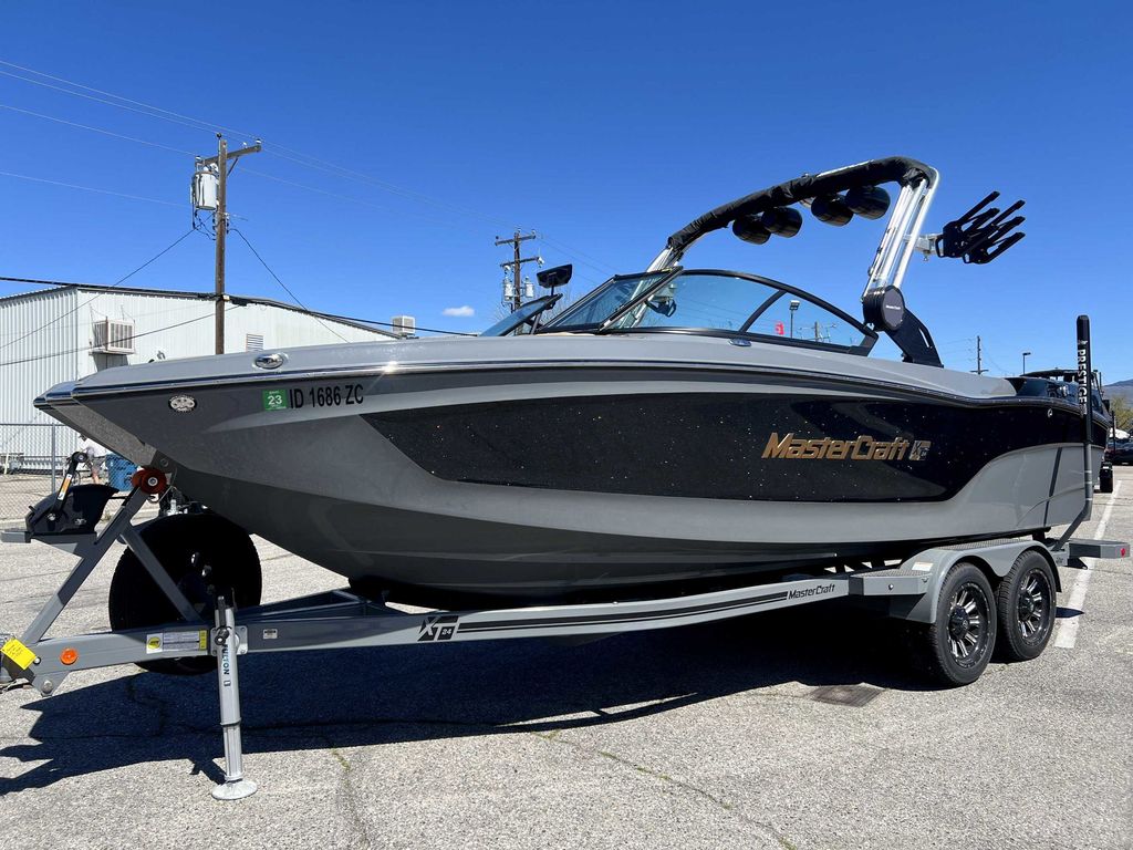 2023 MasterCraft XT24